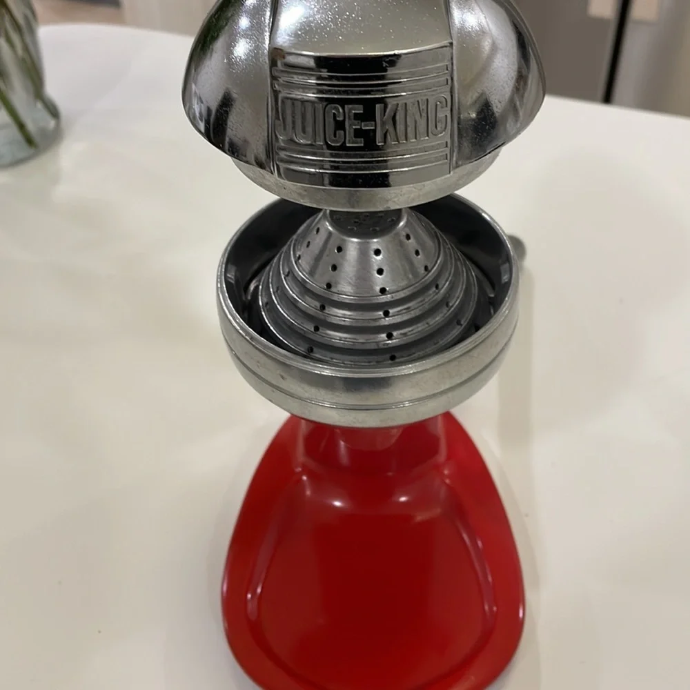 JUICE- KING RED VINTAGE JUICER